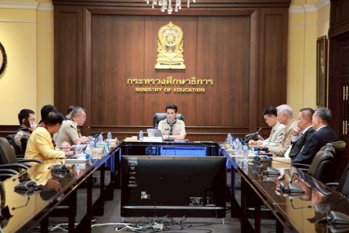 เสมา 3 มอบสำนักงานลูกเสือแห่งชาติเปิดค่ายลูกเสือเป็นศูนย์พักพิงช่วยเหลือประชาชนพื้นที่ชายแดน พร้อมส่งถุงยังชีพเยียวยาผลพวงจากพายุ “วิภา”