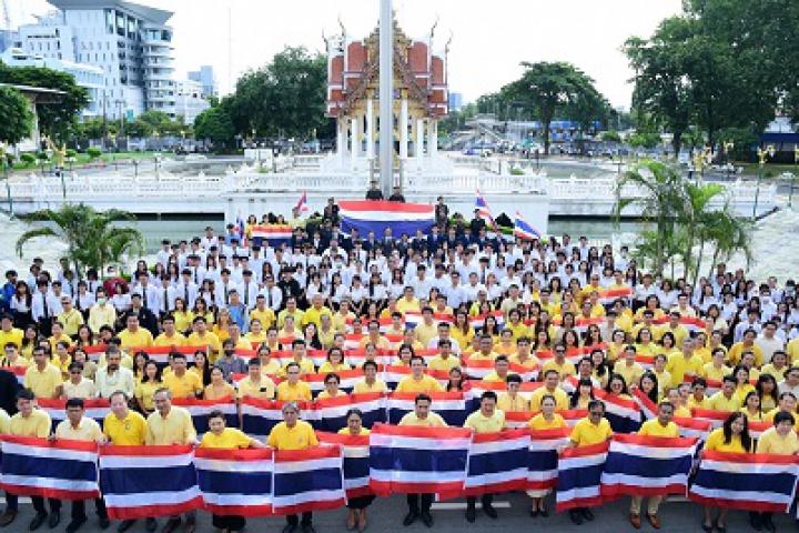 มทร.กรุงเทพ จัดกิจกรรมแสดงพลังแห่งความภักดีและความรักชาติ ร่วมร้องเพลงชาติไทย ส่งกำลังใจให้ทหารกล้า