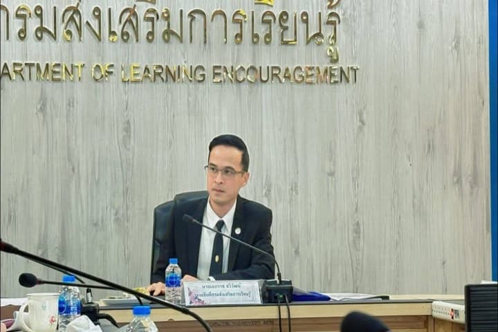 สกร.ชูธงลุยขับเคลื่อนแก้ปัญหาเด็กและเยาวชนนอกระบบการศึกษา