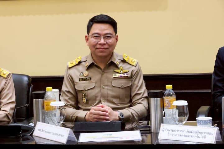 สกสค. ตรึงราคาสินค้า ผนึกกำลังรัฐ–เอกชน ลดภาระผู้ปกครอง ลดราคาสินค้ากว่า 50%