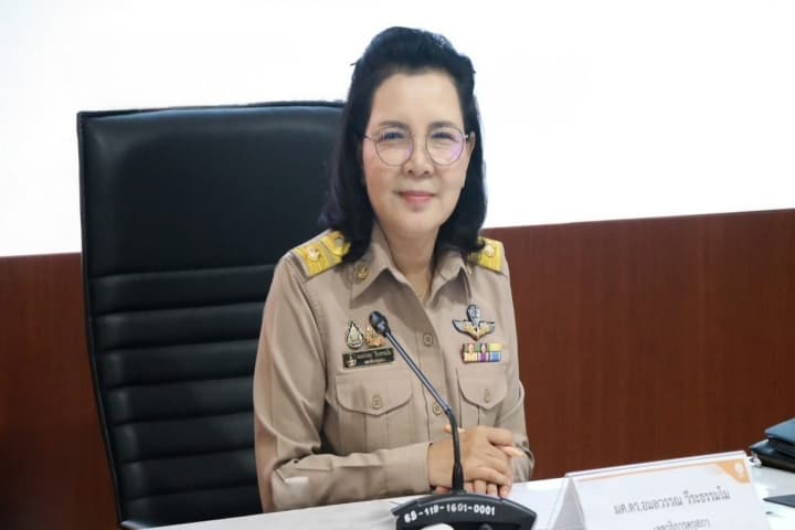 “อมลวรรณ” เร่งขับเคลื่อนจรรยาบรรณวิชาชีพครู หนุนสร้างคุณธรรมและจริยธรรม