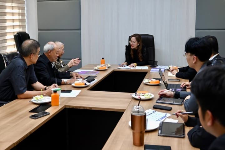 สกร. จับมือ อพ.สธ. และจุฬาฯ บ่มเพาะ “ครู-นักศึกษา สกร.” สู่สังคมคาร์บอนต่ำ