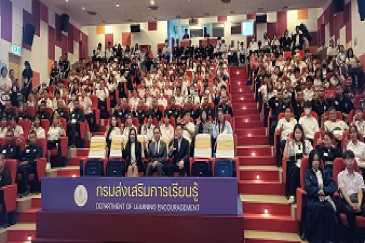 อธิบดี สกร. เป็นประธานเปิดโครงการวิทยาศาสตร์เคลื่อนที่วิถีใหม่ ประจำปีงบประมาณ พ.ศ. 2568