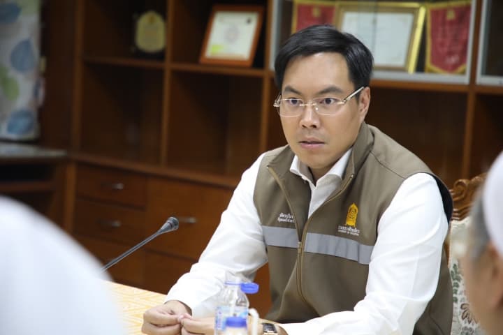 'อัครนันท์' เร่งเยียวยา นร. จ.ลพบุรี หลังประสบทุกข์ 2 ปี พร้อมทุบโต๊ะคืนความยุติธรรม