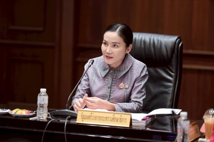 “รมว.นฤมล”  สั่งคุรุสภาลงดาบครูใช้ฟุตเหล็กตีเด็ก ป.1 ลั่น “ครูคือผู้ปลูกฝัง ไม่ใช่ผู้ทำร้าย”