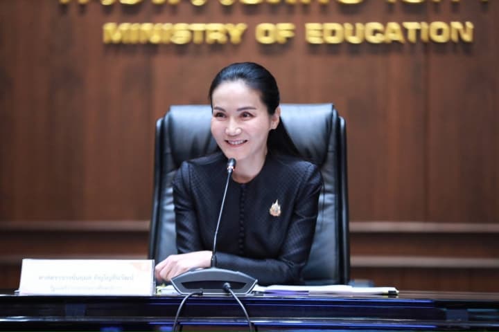 “รมว.นฤมล’ เผย บอร์ดคุรุสภา ไฟเขียวรับรอง 32 หลักสูตรครู เพิ่มมาตรฐานวิชาชีพ