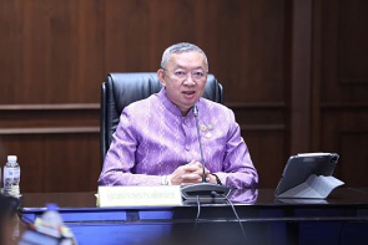 รมว.ศธ. หารือผู้ลริหารพร้อมกำชับติดตามมาตรฐานคุณภาพการศึกษา