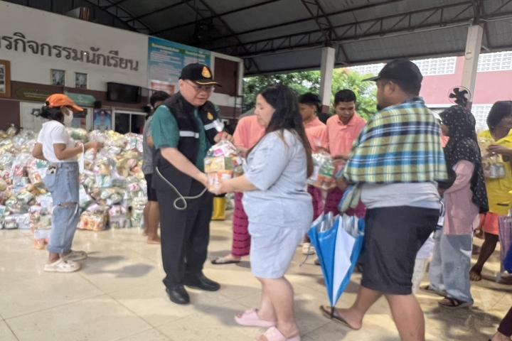 “รมว.นฤมล” สั่งด่วน “อาชีวะ–สพฐ.” ดูแลศูนย์พักพิง รร.หาดใหญ่รัฐประชาสรรค์ รองรับผู้ประสบภัยทะลุ 4,000 คน