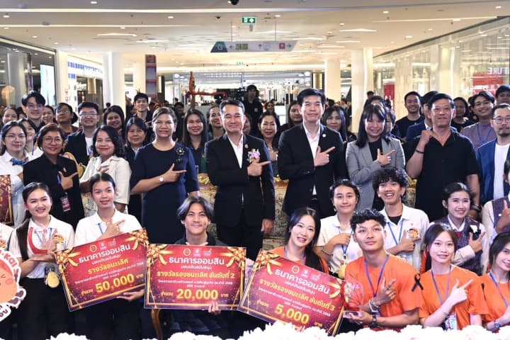 สุุดปัง! เด็กอาขีวะทีมธุรกิจ ปิดยอดขายเกือบ 2 แสนบาทในการแข่งขันโครงการอาชีวะสร้างสรรค์แปรฝันสู่ธุรกิจ