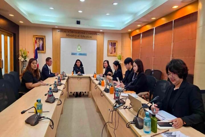 สกร. จับมือ ก.พ.ร. เร่งยกระดับการบริการประชาชน ร่วมหารือปรับปรุง "คู่มือสำหรับประชาชน"
