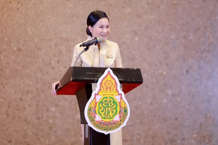 รมว.นฤมล เร่งเดินหน้าสานต่อนโยบายลดภาระครู พร้อมปรับเกณฑ์วิทยฐานะเติมค่าครองชีพยกระดับคุณภาพชีวิต