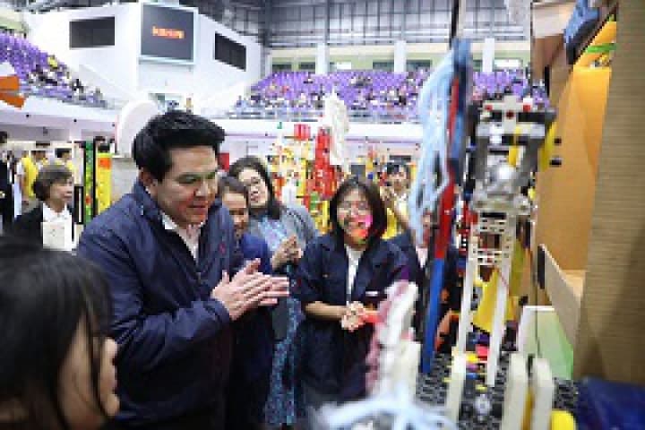 “รมช.สุรศักดิ์” เปิดการแข่งขัน “การออกแบบนวัตกรรมฐานวิศวะ-พลังงานสะอาด 2025