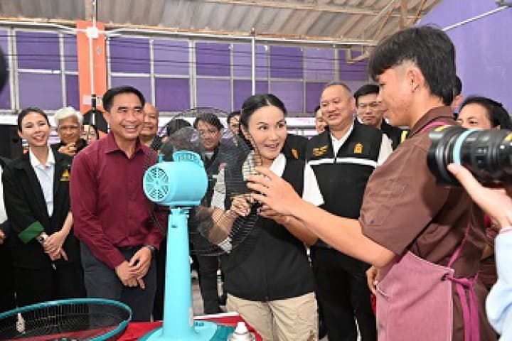 รมว.นฤมล สั่งการ อาชีวะ จัด Fix It Center ลงพื้นที่ช่วยเหลือผู้ประสบภัยน้ำท่วม – ตั้งครัวอาชีวะ ดูแลชุมชน-โรงเรียนที่ได้รับผลกระทบ