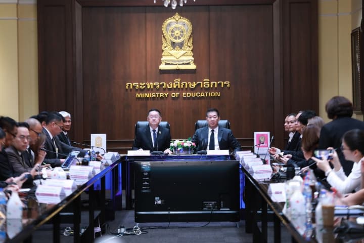 ศธ.ผนึกธ.ออมสิน ประกาศเดินหน้าโครงการ “ออมสินก้าวไปกับครู...ช่วยแม่พิมพ์สู่อิสรภาพการเงิน”
