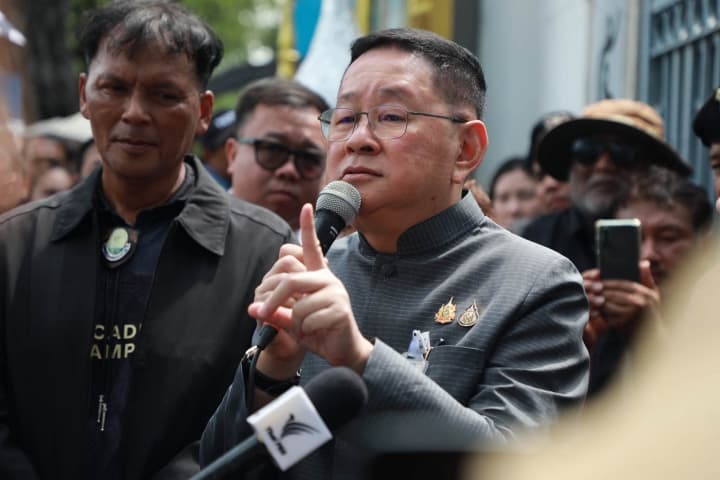 รมว.ศธ. รับข้อเสนอเกษตรกรโคนม เล็งขยายโควตา “นมโรงเรียน” ให้ นร. มัธยม