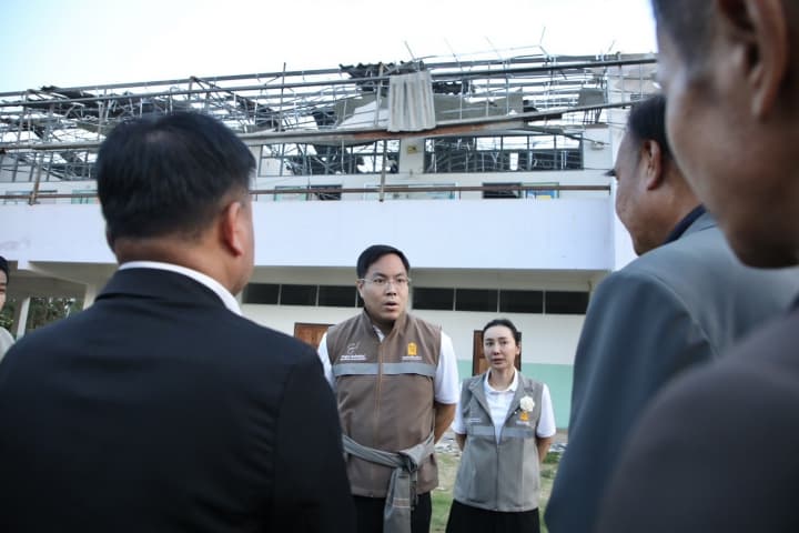“อัครนันท์” ลุยด่วน 3 จว. เร่งฟื้นฟู รร. เหยื่อพายุ ลั่นความปลอดภัยที่มา 1