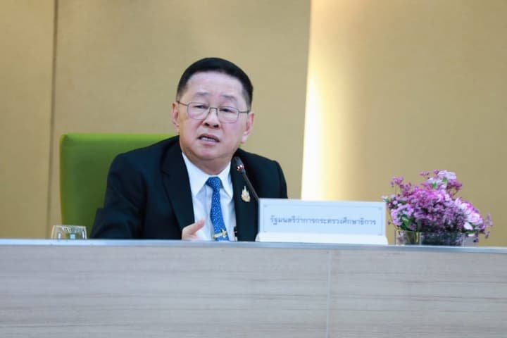รมว.ศธ. สั่งทุกหน่วยงานระดมช่วยเหลือพื้นที่น้ำท่วมจ.น่านด่วน