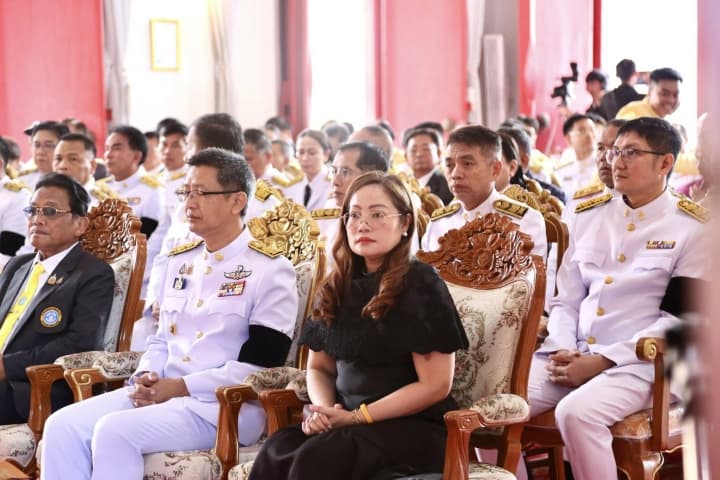 อธิบดี สกร. นำคณะ สกร.ประจำจังหวัดอุบลราชธานี ร่วมภาคีเครือข่าย ในพิธีกฐินพระราชทาน
